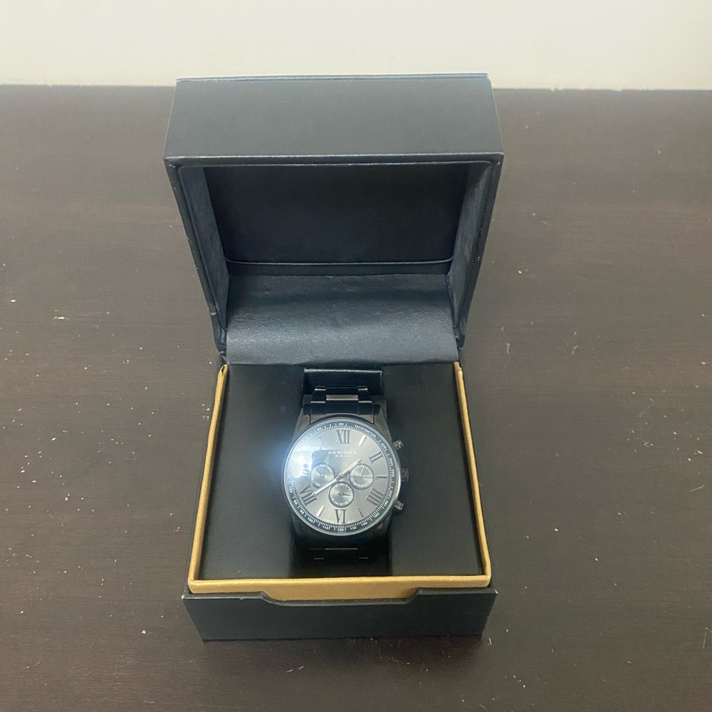 Black Akribos XXIV Genuine Crocodile Embossed Leather Men's Watch - 3 Sub-Dials